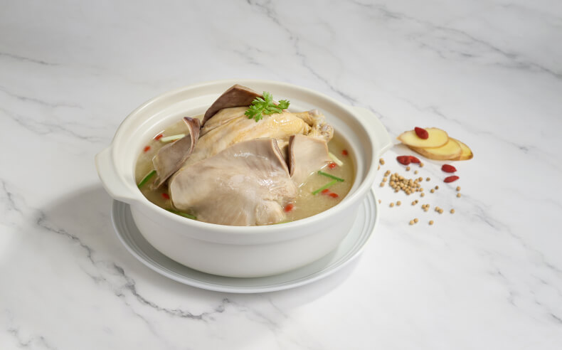 Slow-cooked Fresh Whole Chicken in Pig's Stomach Soup (Free-range Chicken)